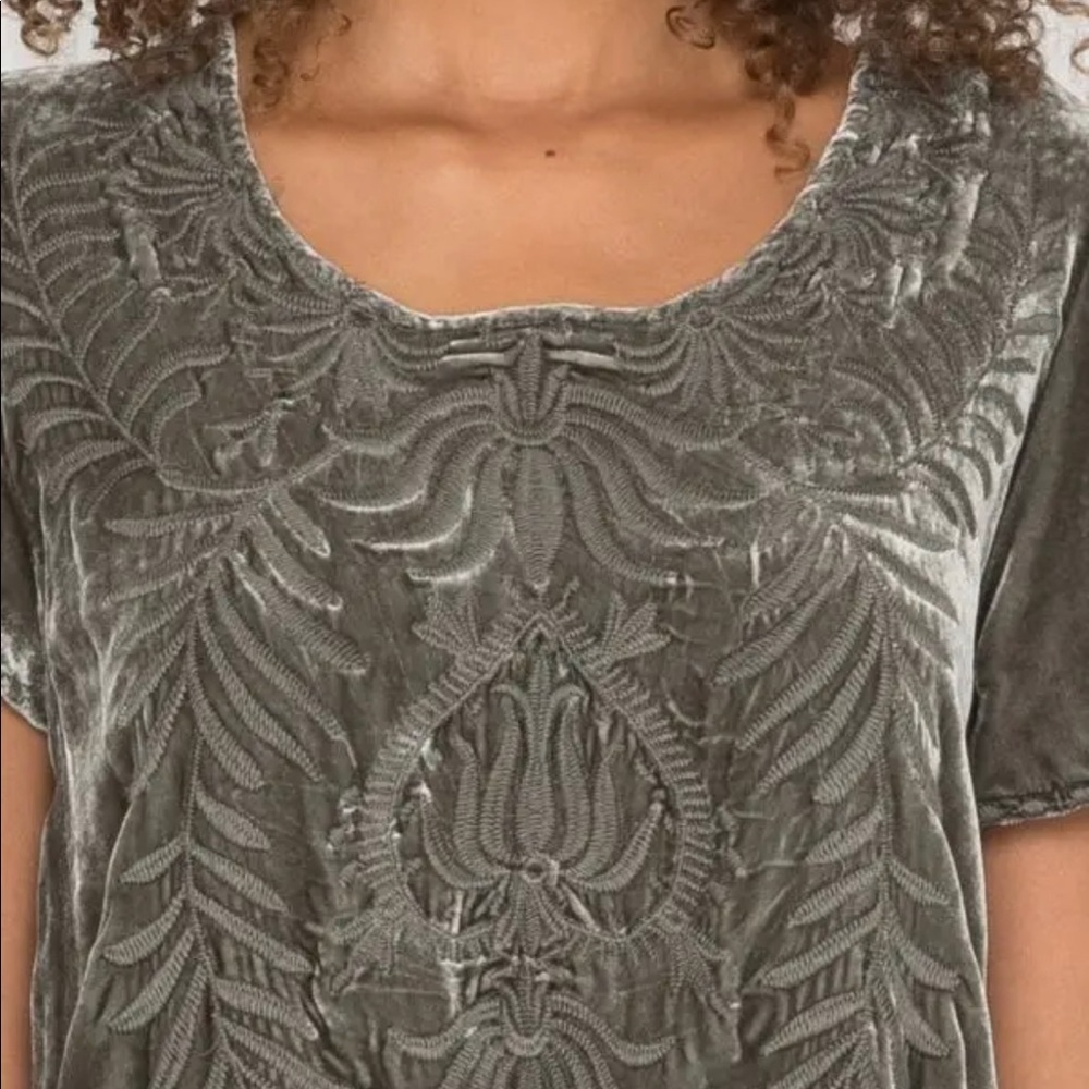 JOHNNY WAS - SASKIA FLUTTER VELVET TOP XS